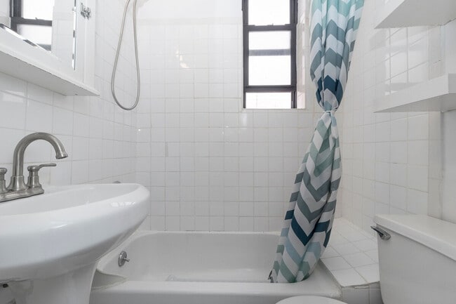 Foto del edificio - 1794 1st Ave