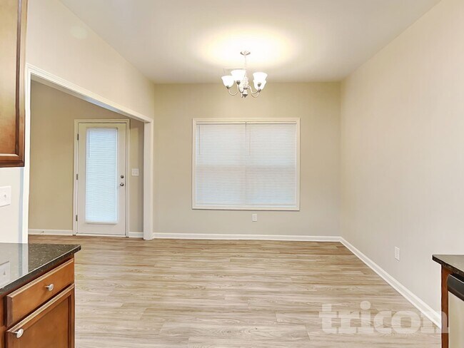 Foto del edificio - 246 Viking Ln