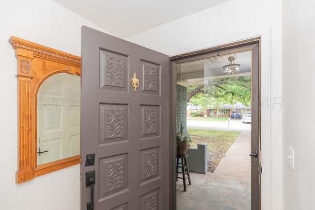 Building Photo - 3301 Palmetto Trail