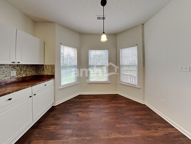 Foto del edificio - 19504 Tryon St