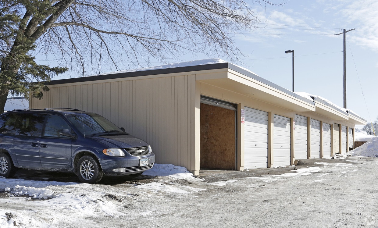 Building Photo - 1220 Sylvan St