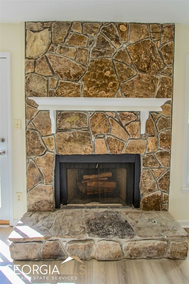 Foto del edificio - 211 Meadow Ct