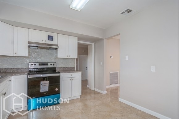 Foto del edificio - 3801 NW 6th St