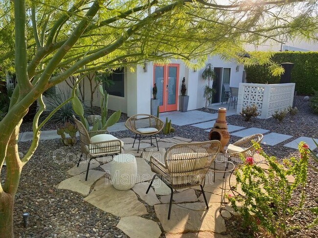 Foto del edificio - 2885 E Venetia Rd