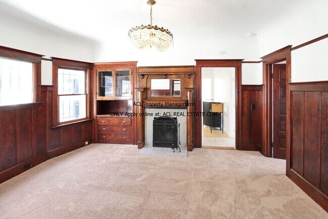 Foto del edificio - Nicely Located, Pet Friendly, Lake Merritt area home for rent
