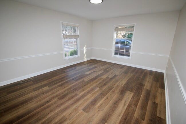 Foto del edificio - 5617 Rangeley Dr