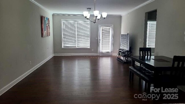 Building Photo - 1462 Bramble Way
