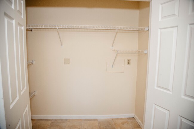 Building Photo - 2416 Chadwick Ct