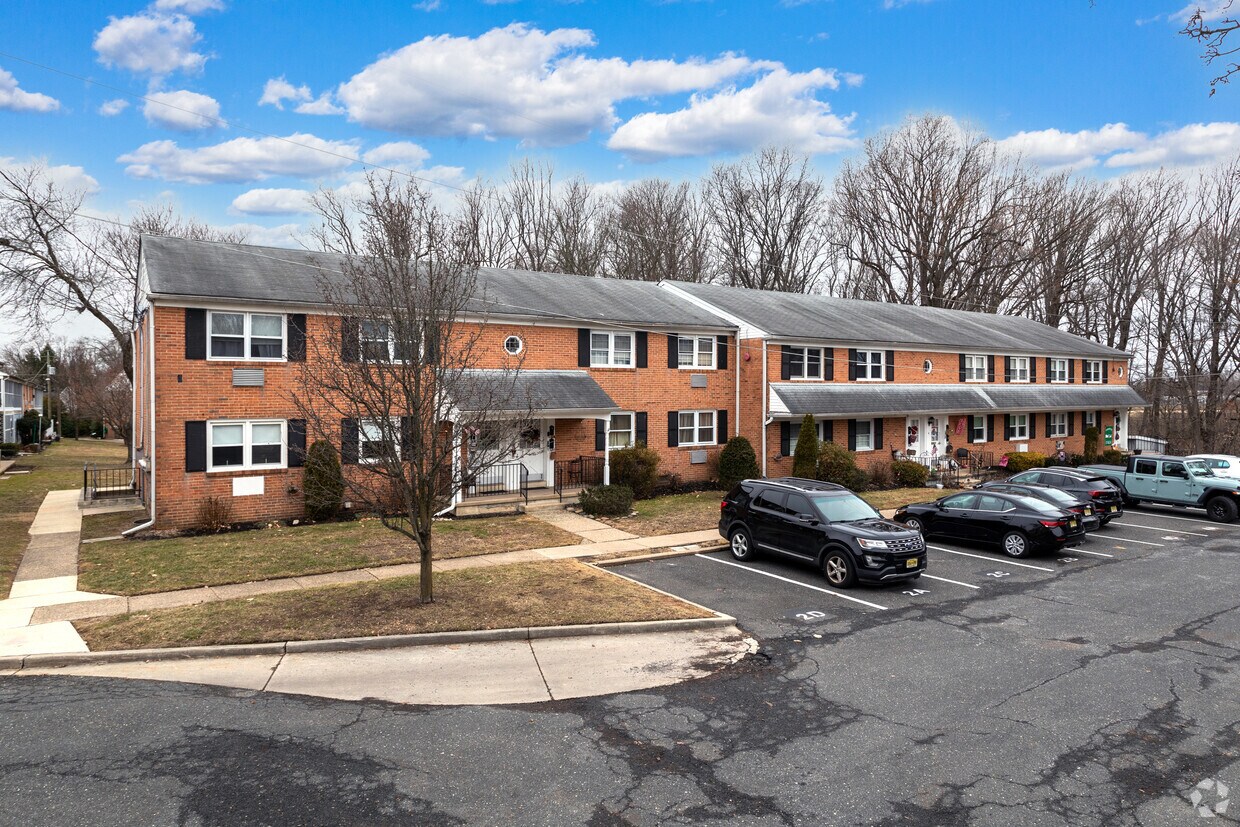 Foto principal - 11 Sunnybrook Rd