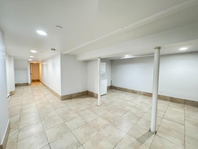 Foto principal - 2 bedroom in BROOKLYN NY 11225