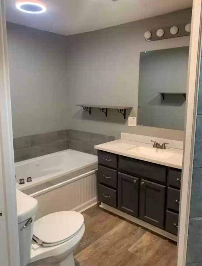 Foto del edificio - PRE-LEASING!! AVAILABLE AUGUST 10TH! 3 Bedroom/ 2 Bathroom House