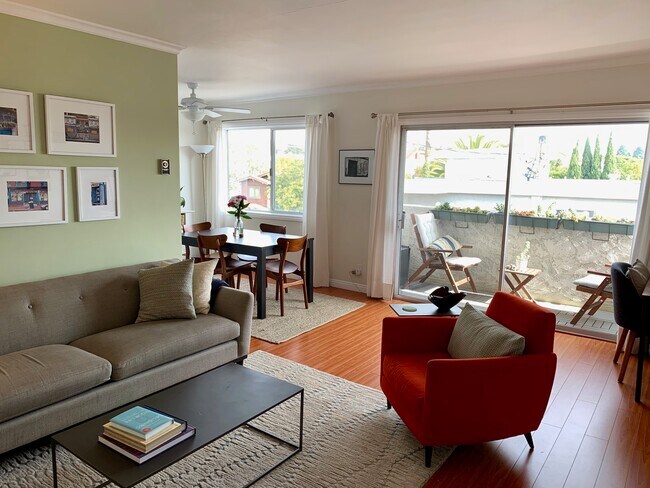 Building Photo - 1021 12th St