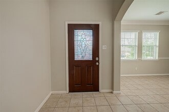 Building Photo - 8923 Willow Wind Ln