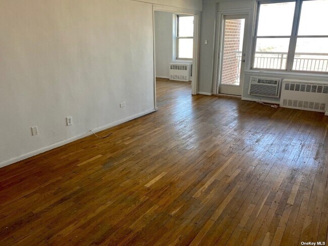 Foto del edificio - 410 E Broadway
