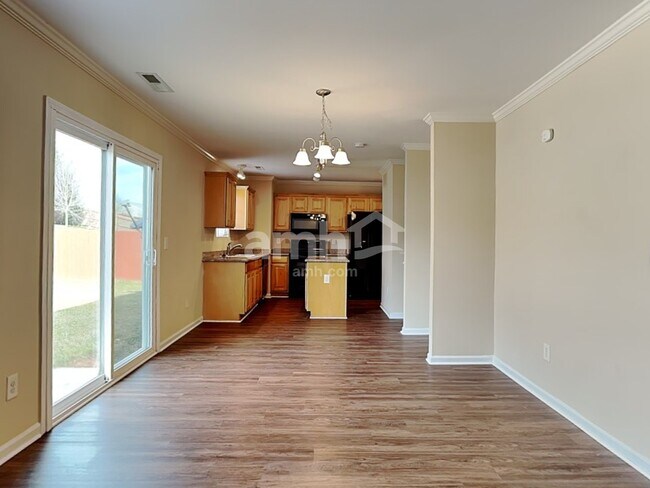 Foto del edificio - 502 Walnut Crossing Dr