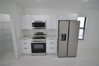 Building Photo - 2132 Barker Blvd