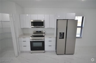 Building Photo - 2132 Barker Blvd