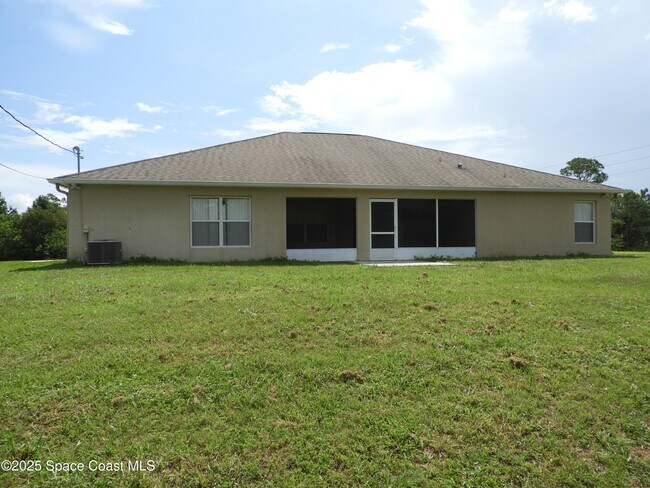 Foto del edificio - 3182 Telesca Rd SE