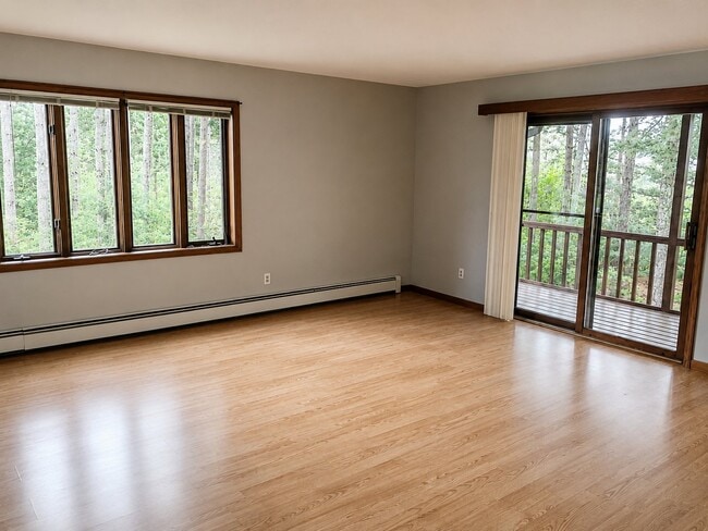 Building Photo - 3320 Rosewood Dr