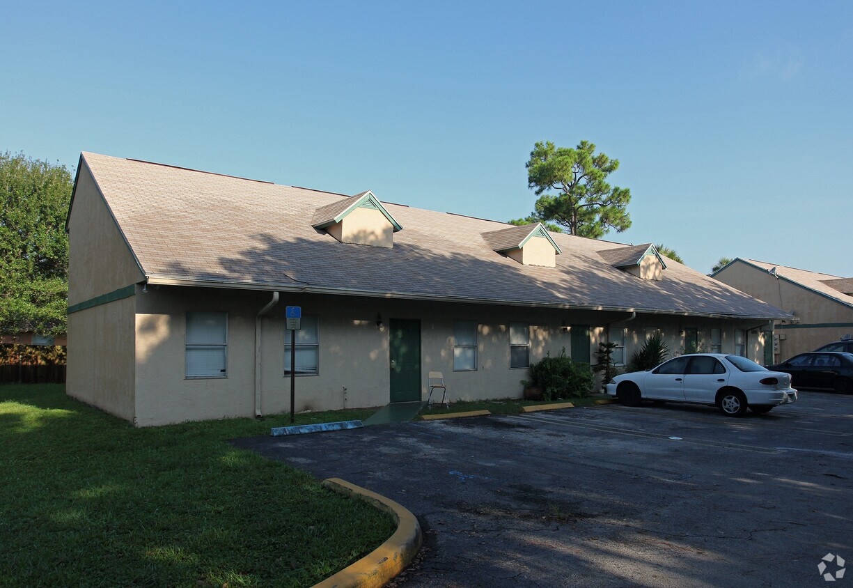 Building Photo - Park On Wallis Apartment Homes
