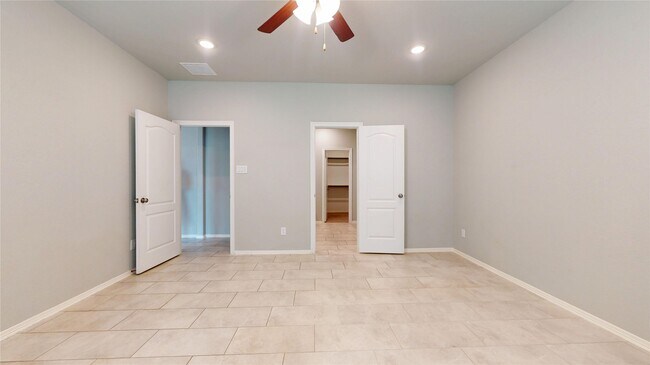 Foto del edificio - 24702 Crimson Pine Dr