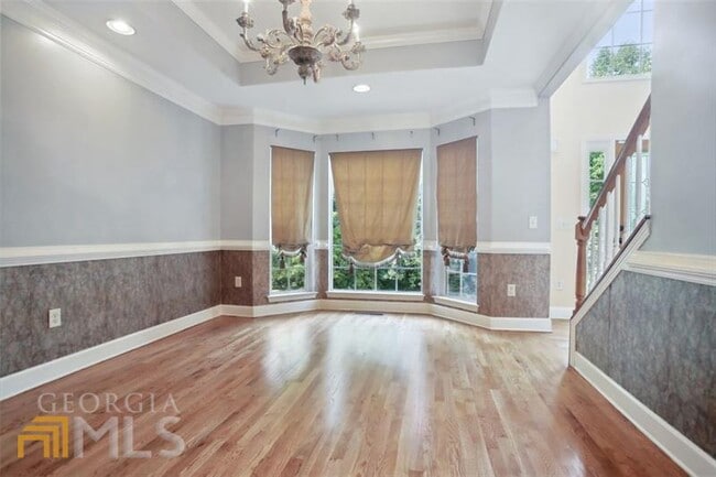Building Photo - 9412 Parkwood Ave