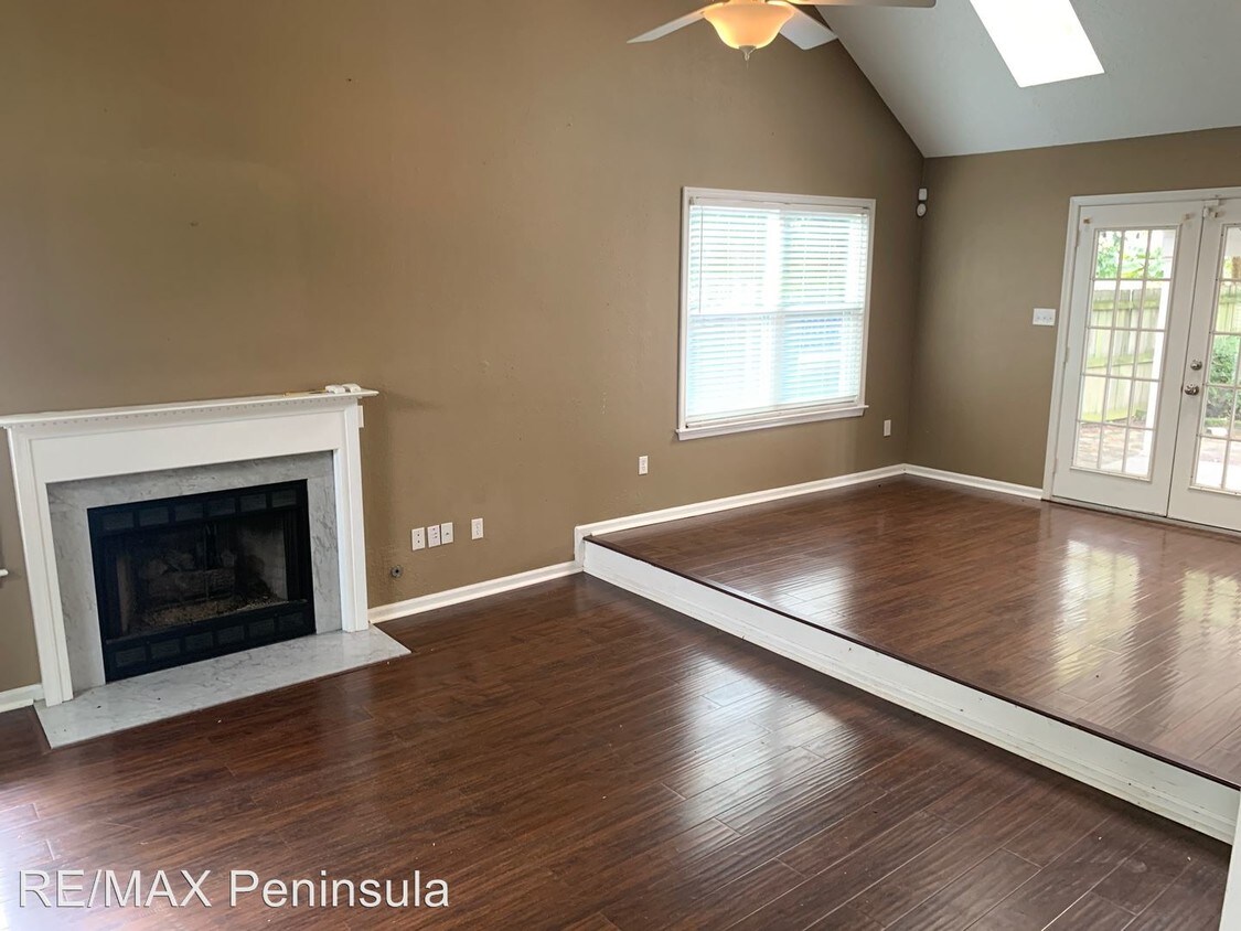 Building Photo - 4 br, 2.5 bath House - 413 Wiltshire Cres