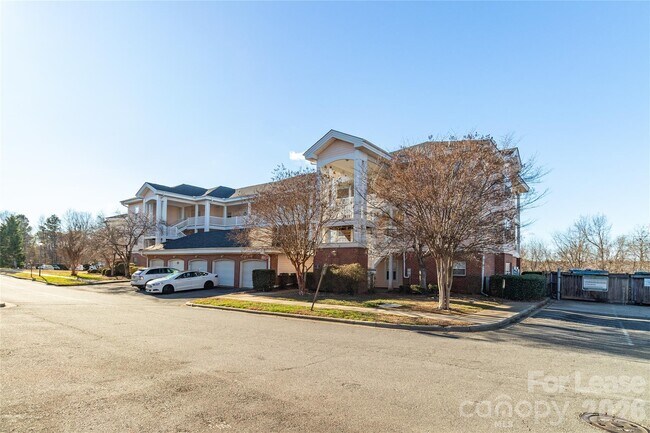 Building Photo - 9047 Meadow Vista Rd