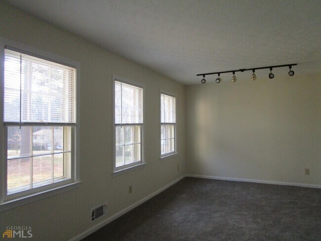 Foto del edificio - 3065 Conrad Dr SW
