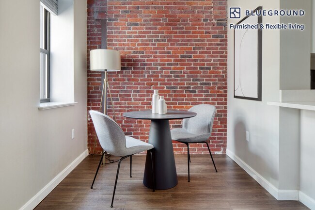 Building Photo - 1220 Adams St