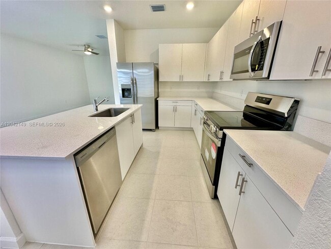 Building Photo - 114 SW 184th Ave