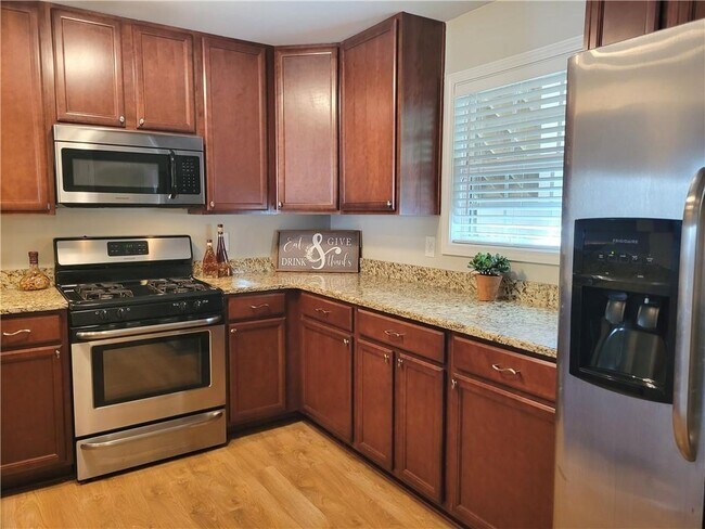 Foto del edificio - 4141 Riverlook Pkwy SE