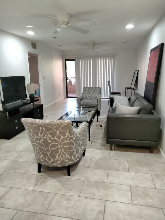 Foto del edificio - 4303 E Cactus Rd