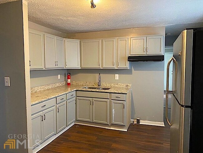 Foto del edificio - 221 Banberry Dr SE