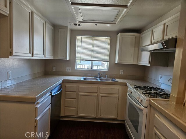 Foto del edificio - 8707 Walker St