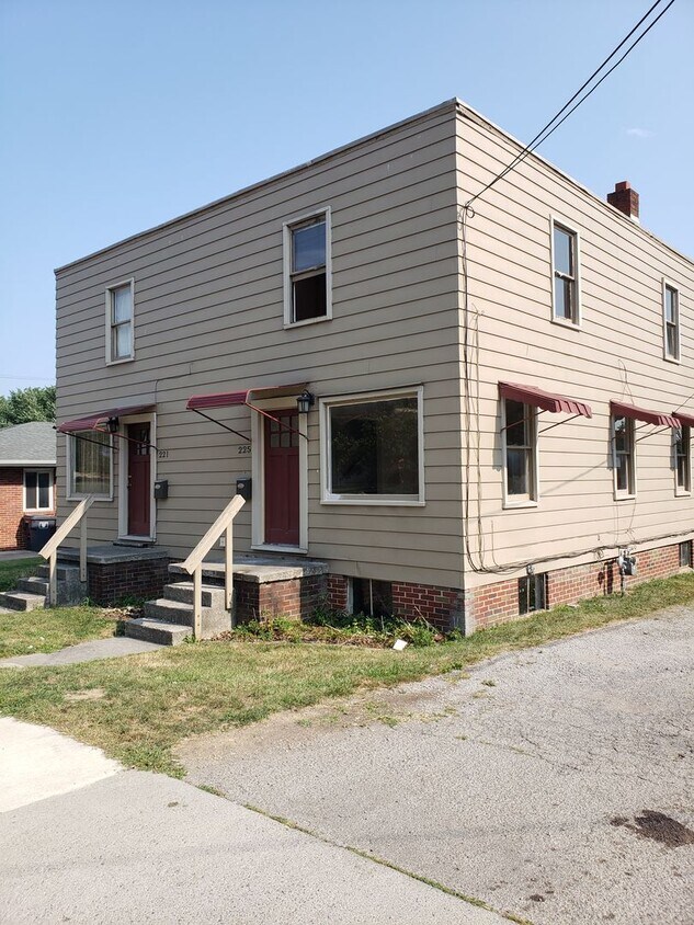 Foto principal - Robb Ave W 221-225