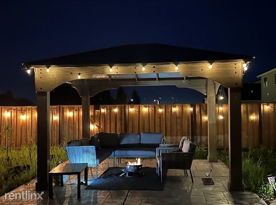 Foto del edificio - 5 br, 3 bath House - 5575 York Mountain Lane