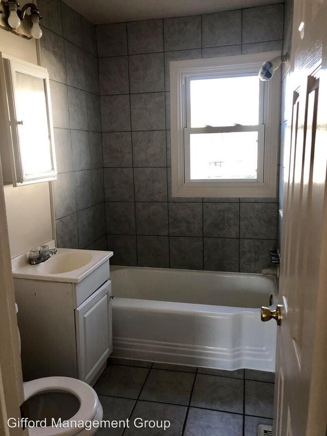 Foto del edificio - 3 br, 1 bath House - 218 Florida Avenue