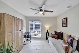 Building Photo - 2033 SE 27th Terrace