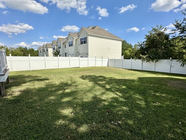 Building Photo - 106 Smyrna Ave