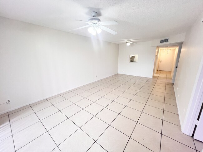 Foto del edificio - 7801 S Colony Cir