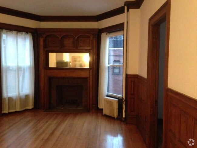 Building Photo - 849 Beacon St