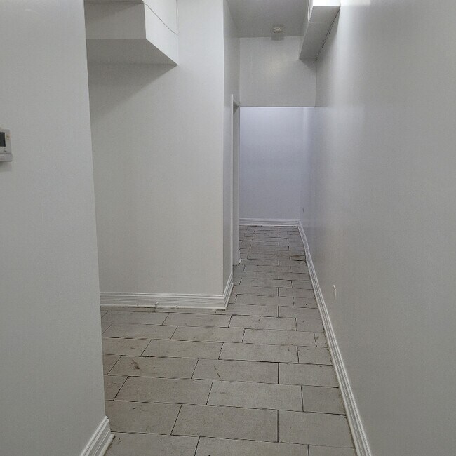 Foto del edificio - 6751 S Clyde Ave