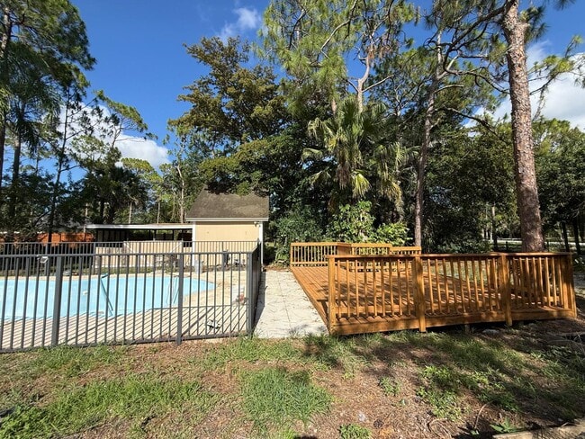 Building Photo - 17503 30th Ln N