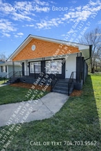 Building Photo - 1417 W Bank St