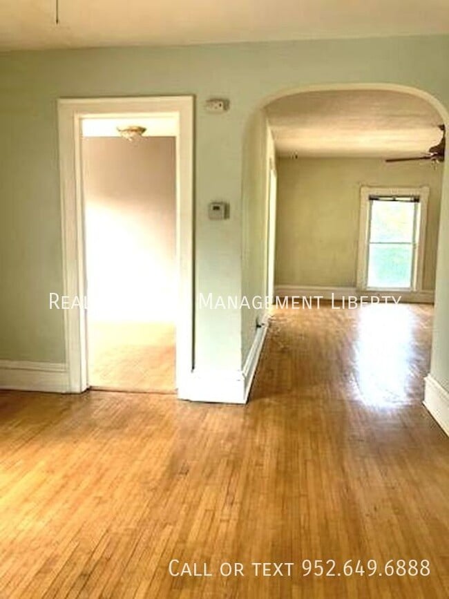 Foto del edificio - 2309 Buchanan St NE