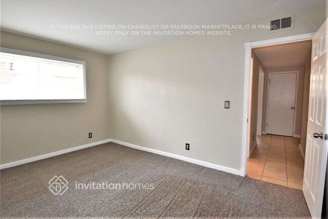 Foto del edificio - 835 E Claude St