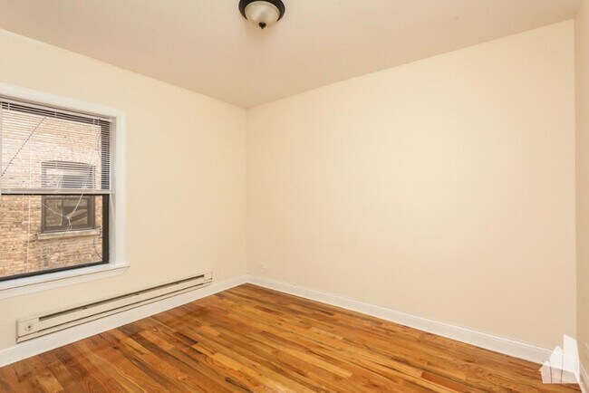 Foto del edificio - 2 bedroom in Chicago IL 60657
