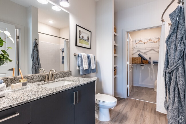 B1 - Baño - Avant at Midlothian