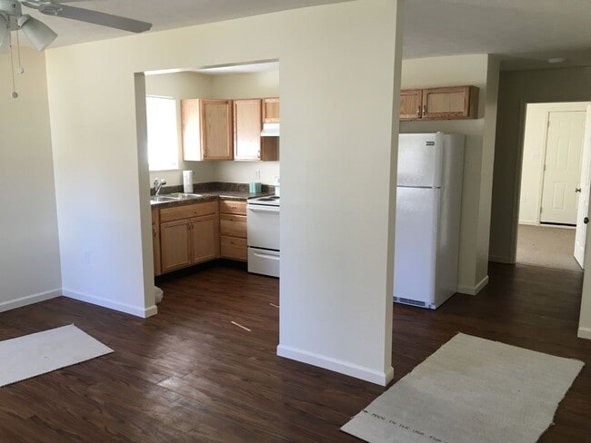 Foto del edificio - Lakeview Drive Bell 2503-2507 (Tri-plex)